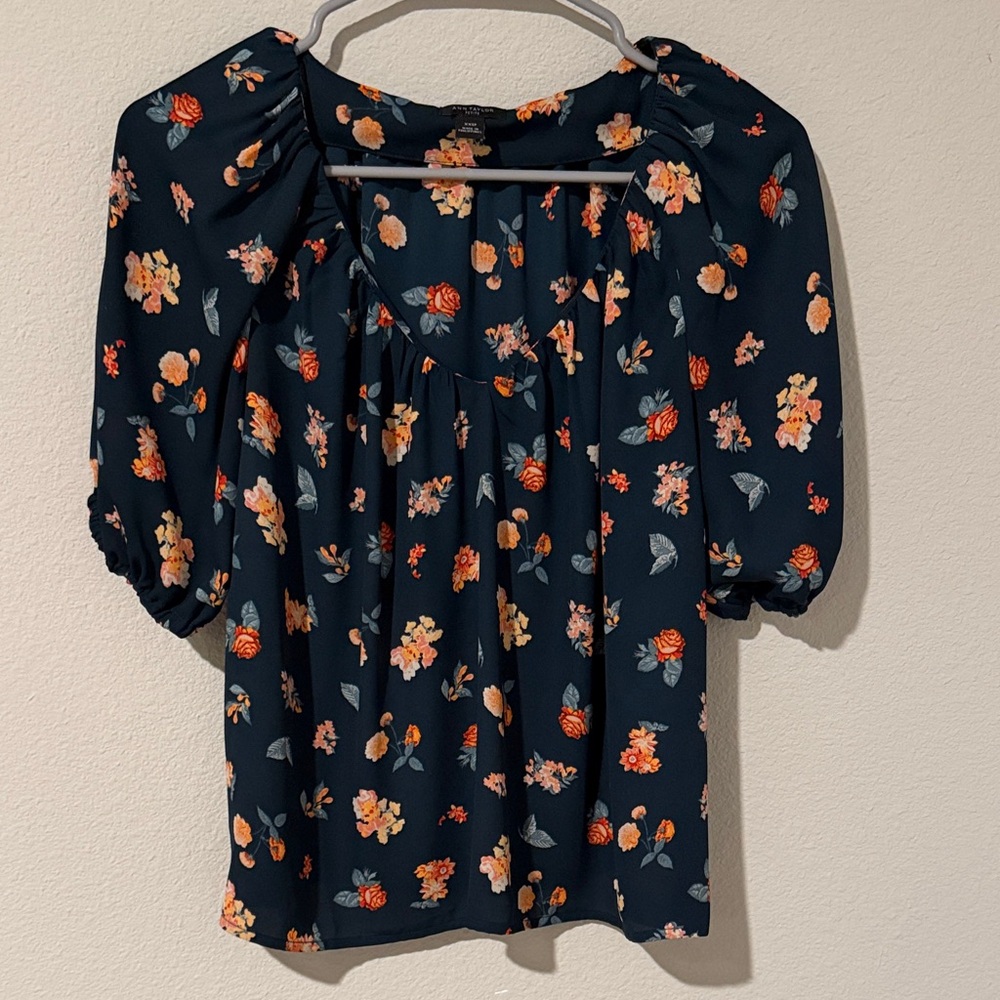 Women's Navy Floral Puff-Sleeve Blouse XXSP Petite